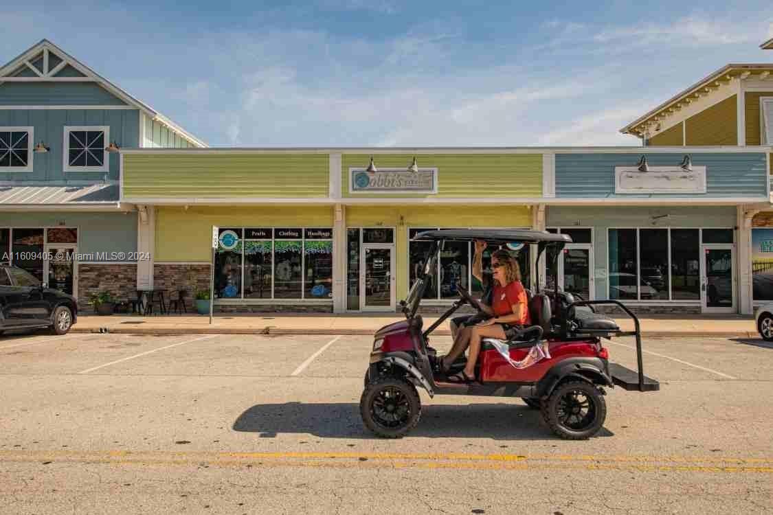 Exterior, Facade, None