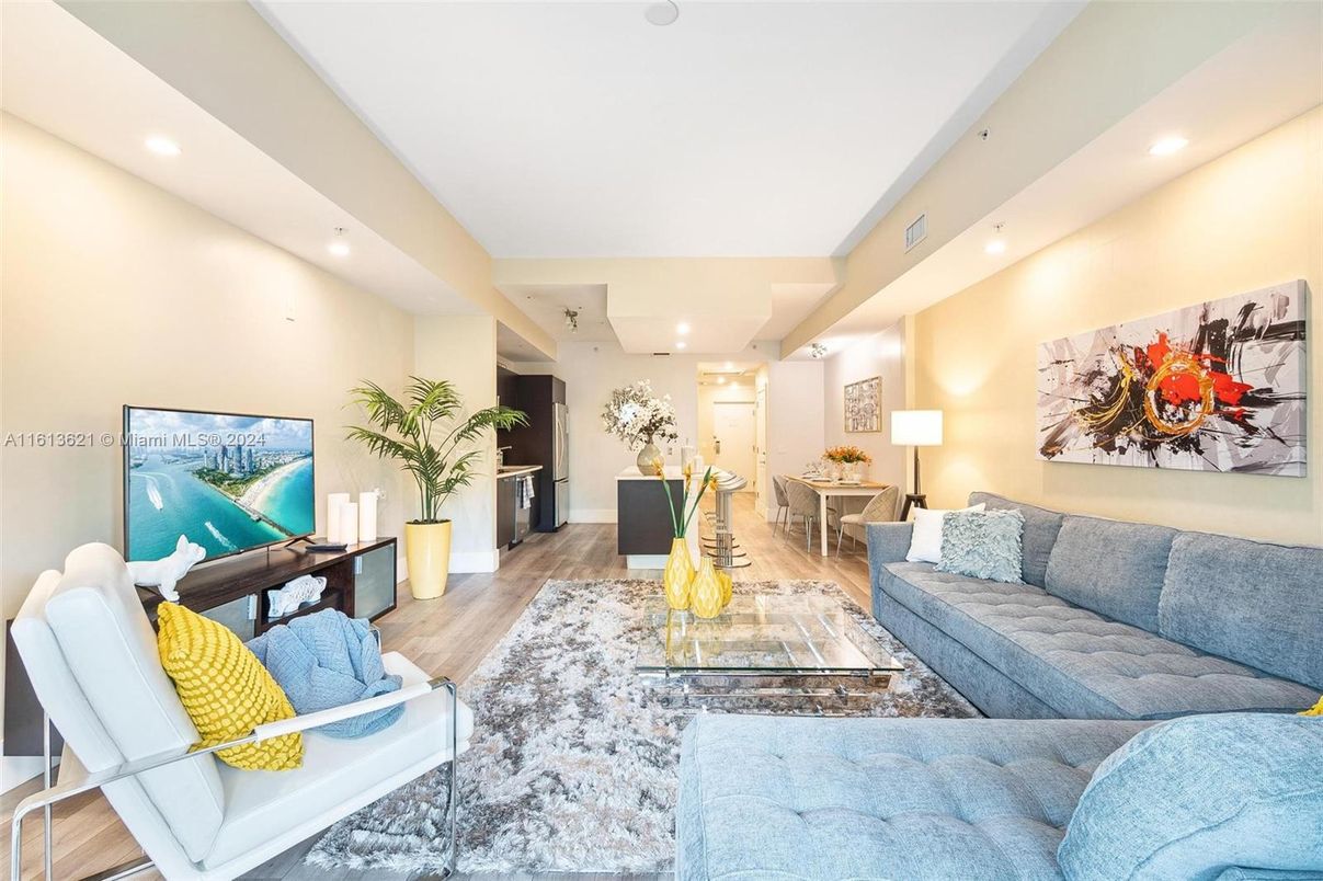 Interior, Living room, Recessed Lighting, Wood Texture Flooring