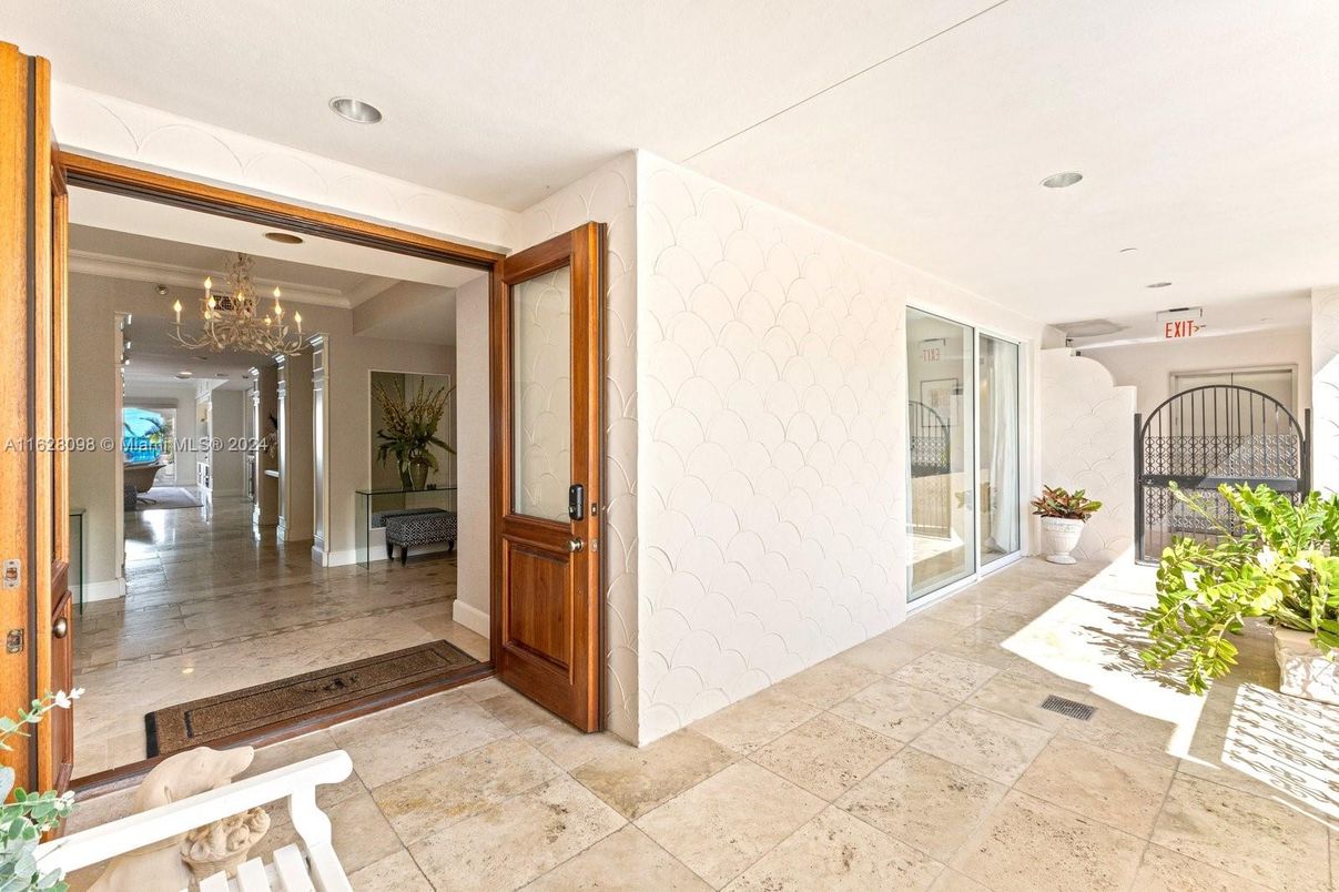 Chandelier, Interior, Recessed Lighting