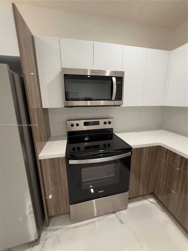 Interior, Kitchen, Marble, Stainless Steel Appliances