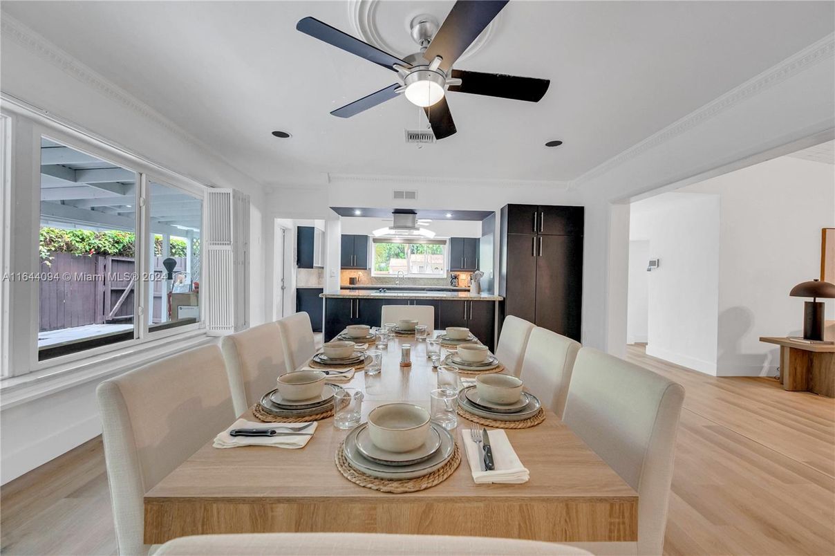 Dining room, Interior, Kitchen, Recessed Lighting, Wood Texture Flooring