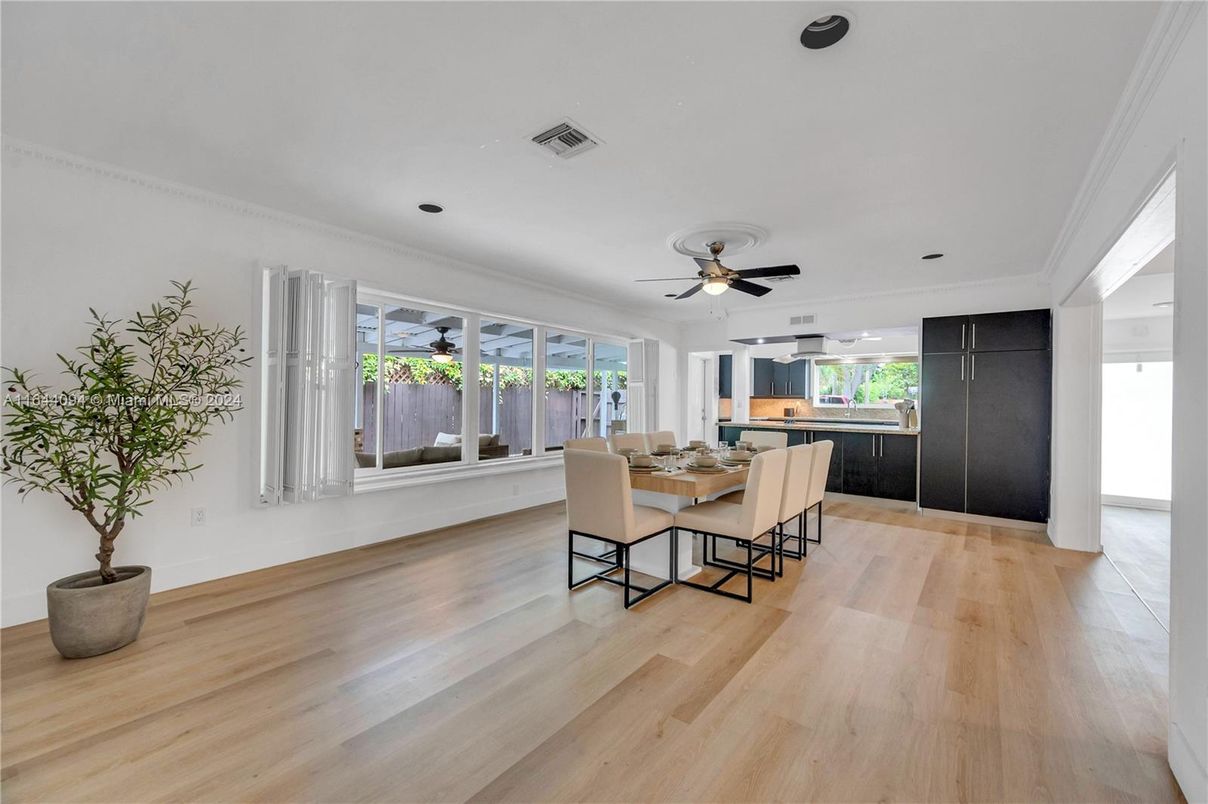 Dining room, Interior, Kitchen, Recessed Lighting, Wood Texture Flooring