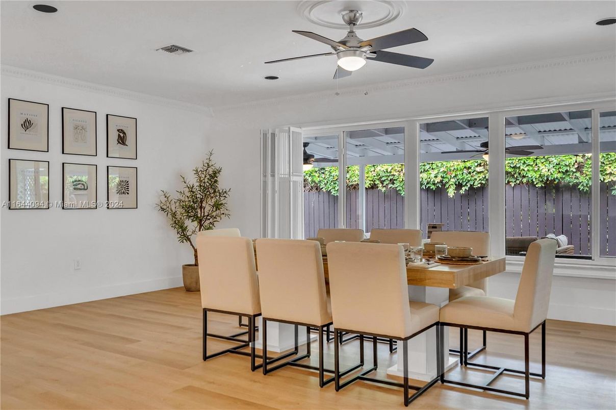 Dining room, Interior, Wood Texture Flooring