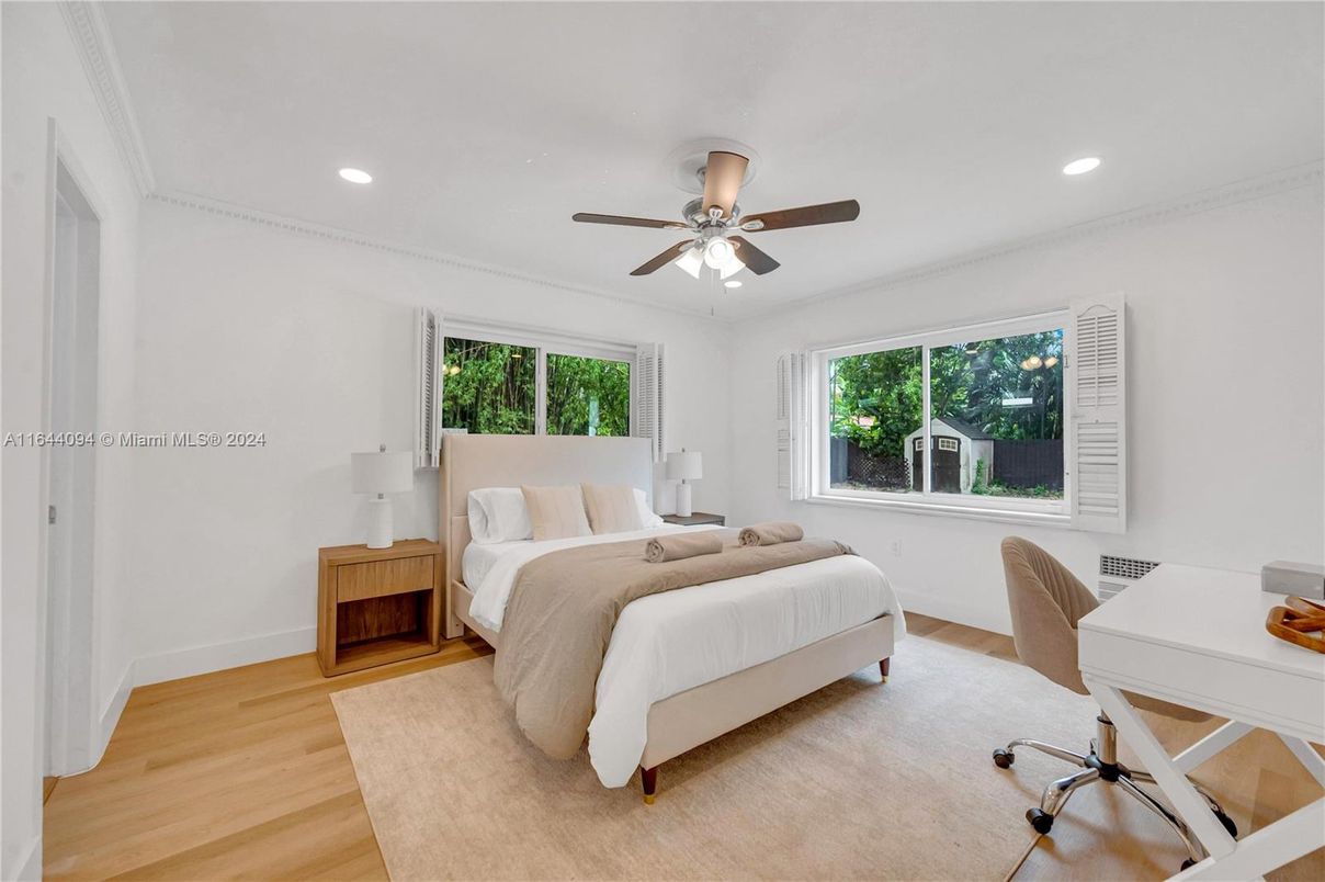 Bedroom, Home Office, Interior, Recessed Lighting, Wood Texture Flooring