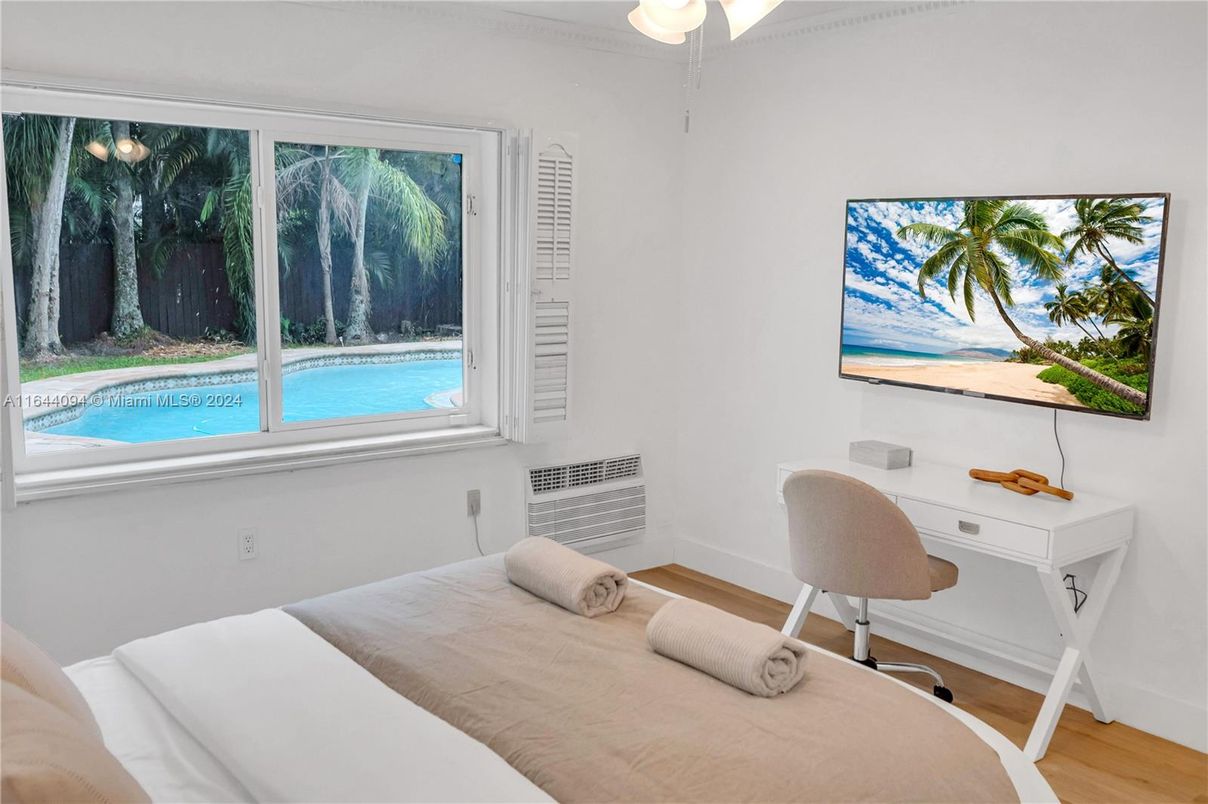 Bedroom, Home Office, Interior, Wood Texture Flooring