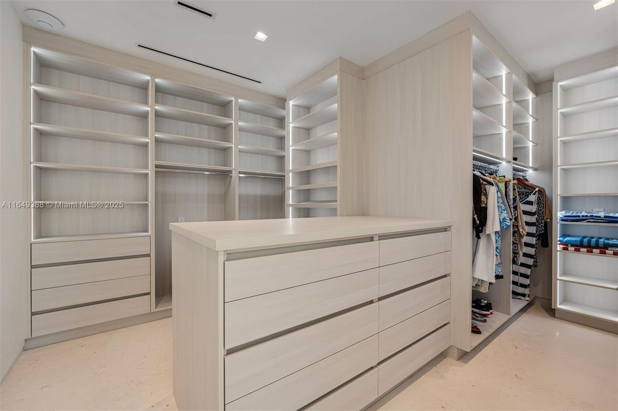 Interior, Recessed Lighting, Walk-in Closets