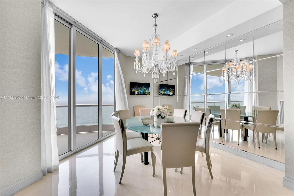 Chandelier, Dining room, Interior, Recessed Lighting, Water