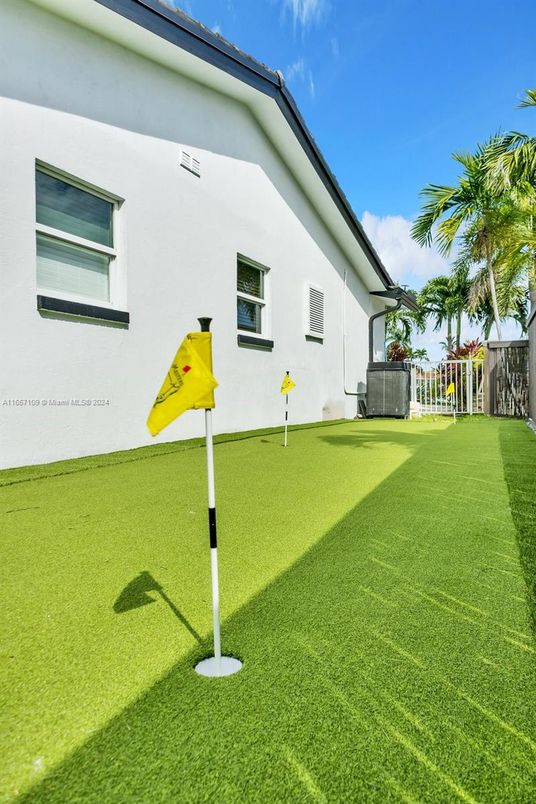 Backyard, Exterior