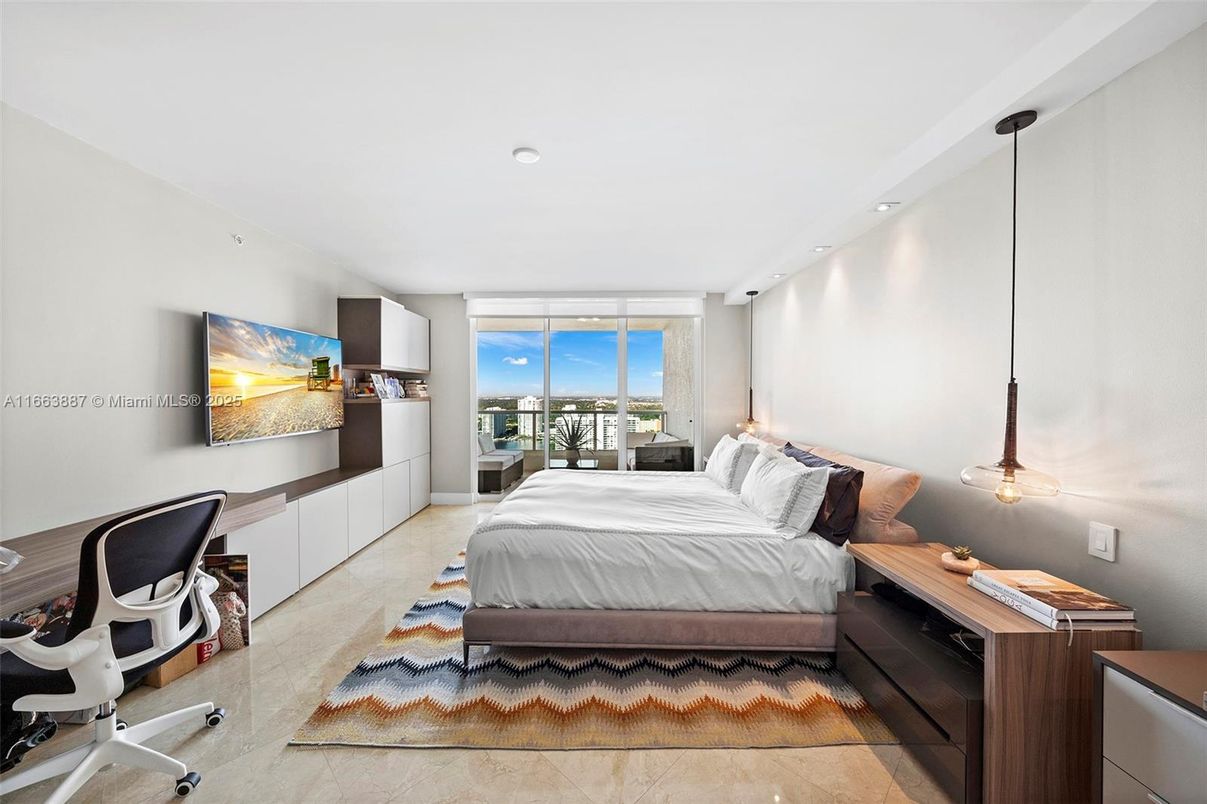 Bedroom, Home Office, Interior, Pendant Lights, Recessed Lighting, Water