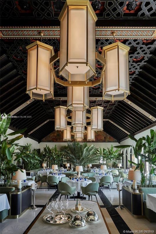 Dining room, Interior