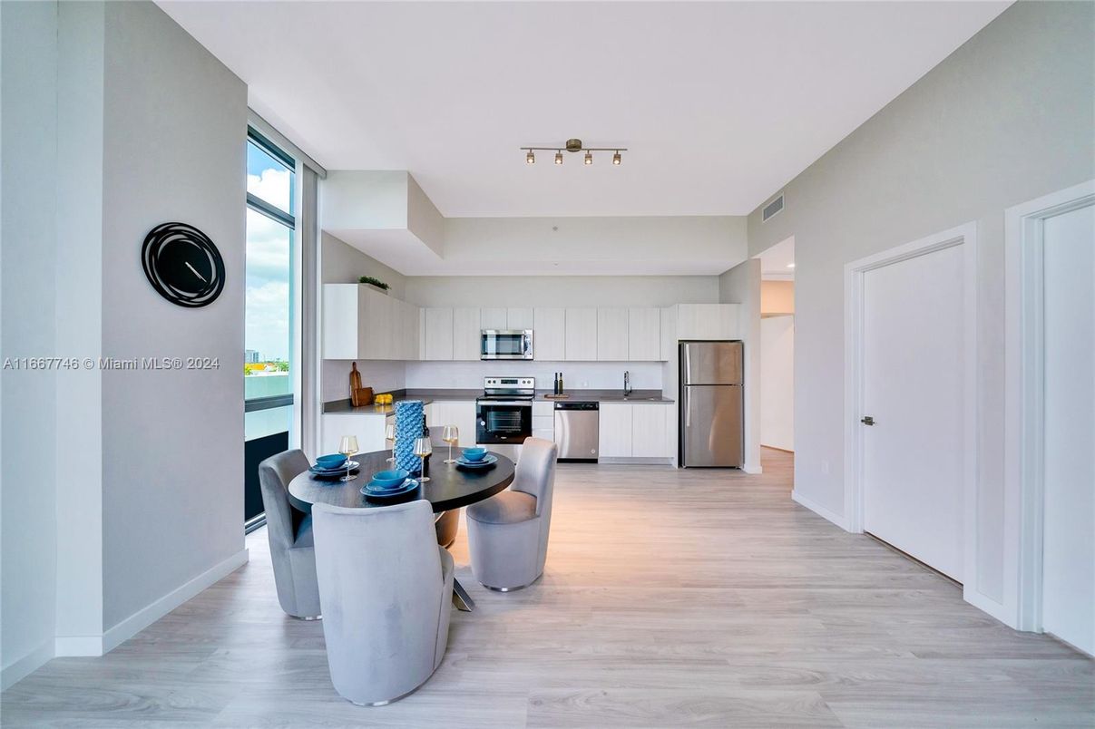 Dining room, Interior, Kitchen, Stainless Steel Appliances, Wood Texture Flooring