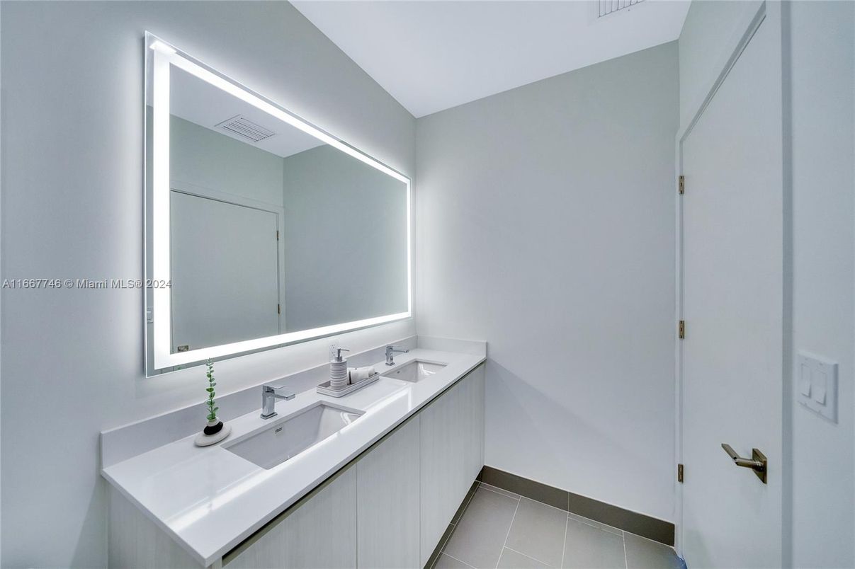 Bathroom, Dual Sink Vanities, Interior