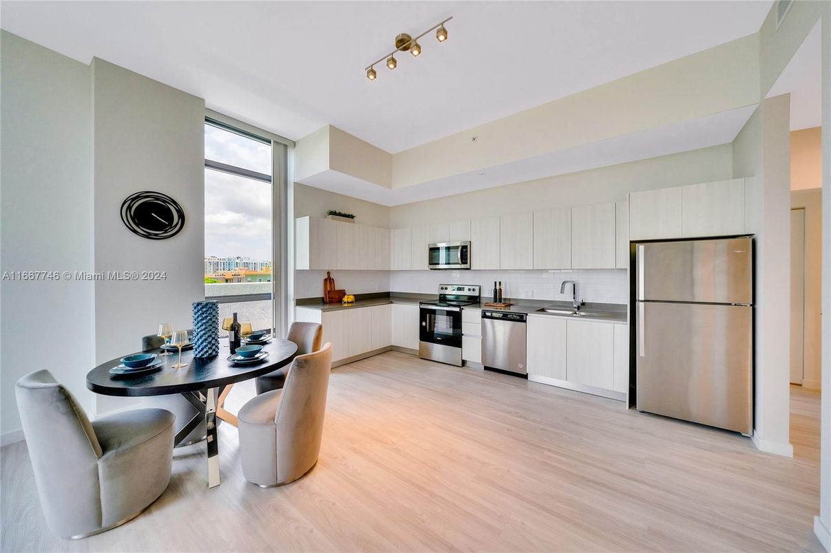 Dining room, Interior, Kitchen, Stainless Steel Appliances, Wood Texture Flooring