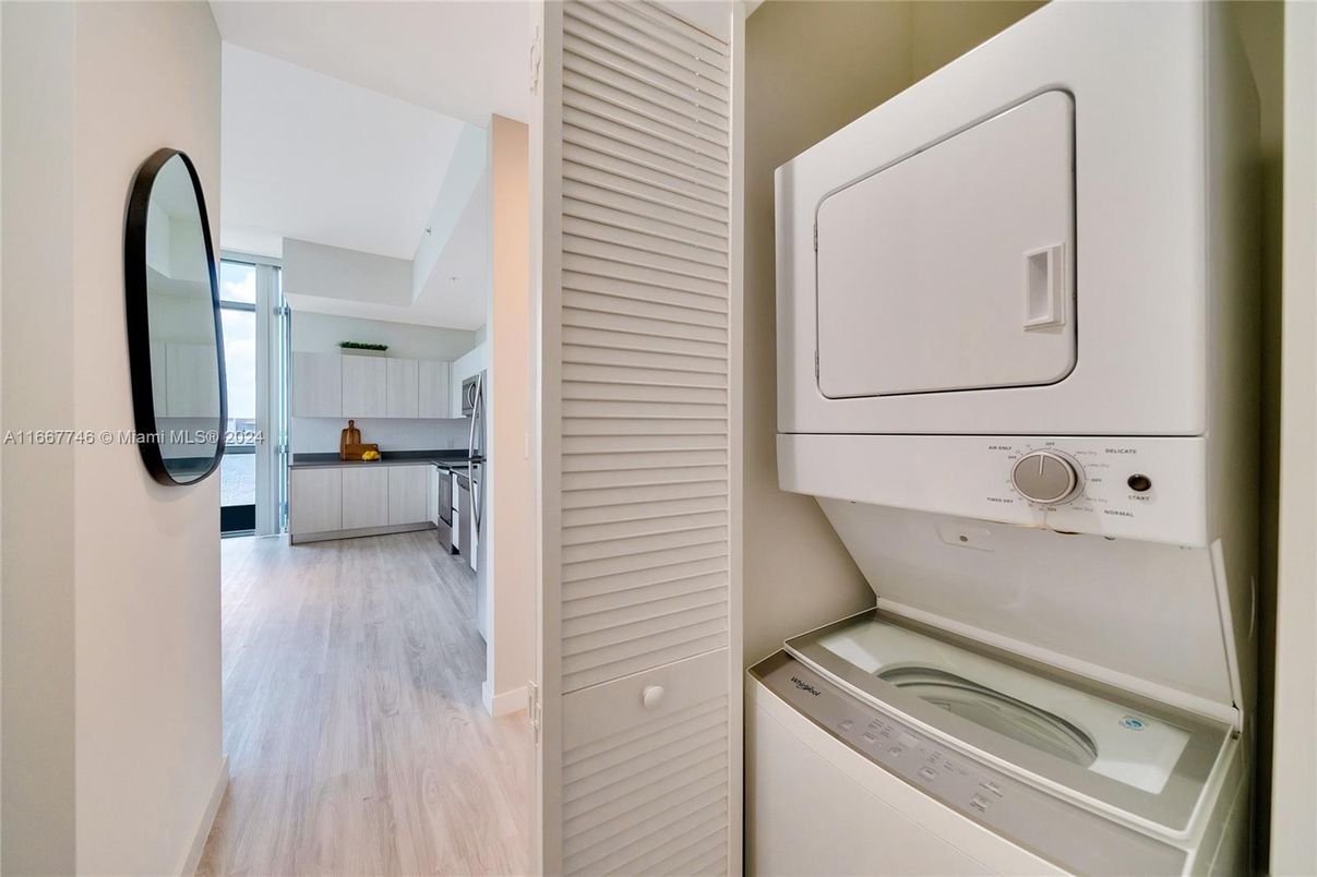 Interior, Utility Closets, Washer, Wood Texture Flooring