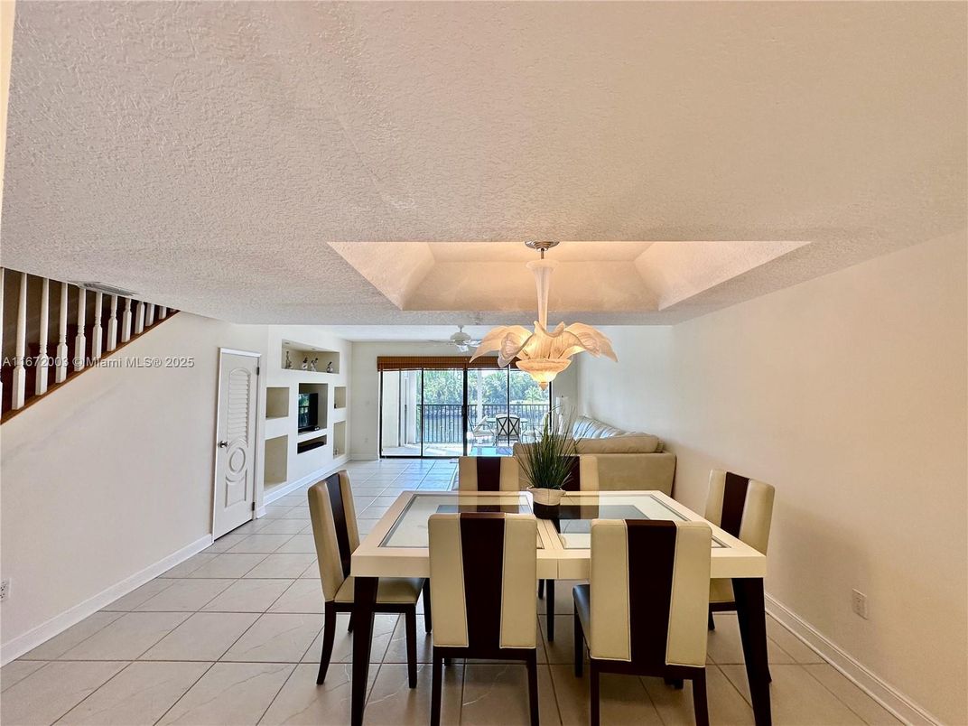 Dining room, Interior