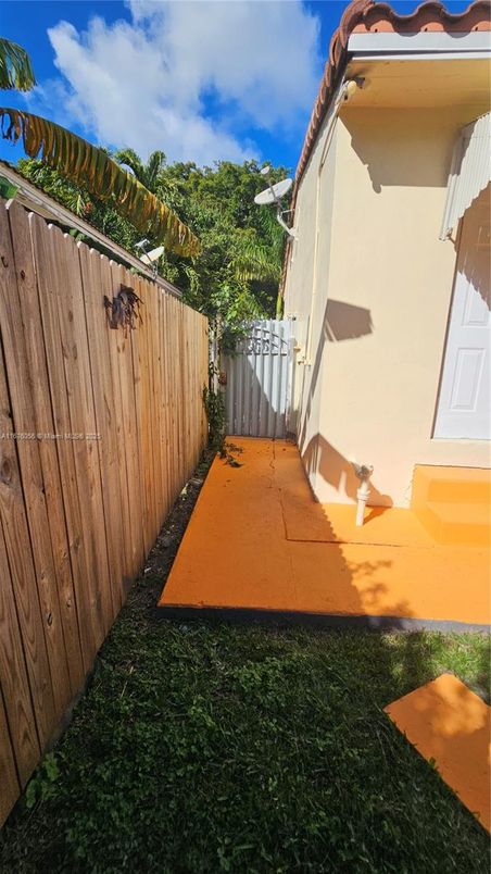 Backyard, Exterior