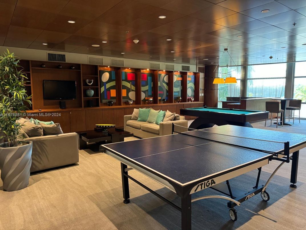 Billiard Table, Game Room, Interior, Living room, Pendant Lights, Recessed Lighting