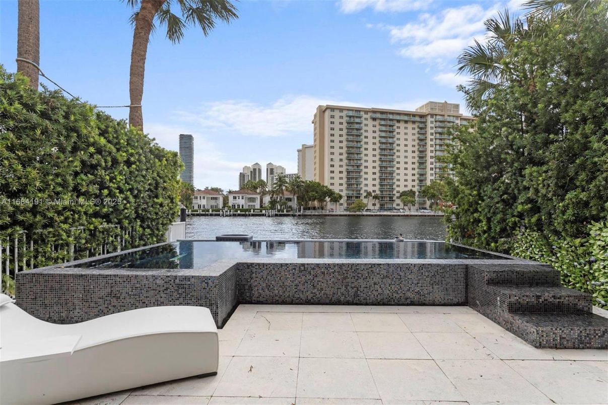 Exterior, Pool, Water