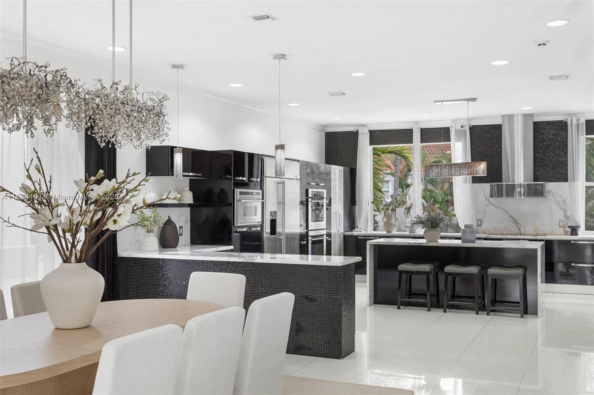 Interior, Kitchen, Pendant Lights, Recessed Lighting, Stainless Steel Appliances
