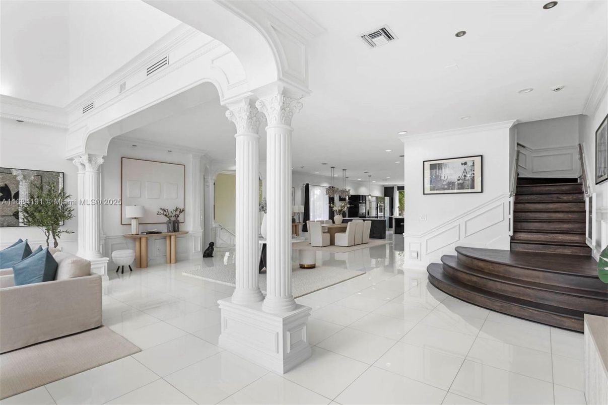 Dining room, Interior, Kitchen, Pendant Lights, Recessed Lighting