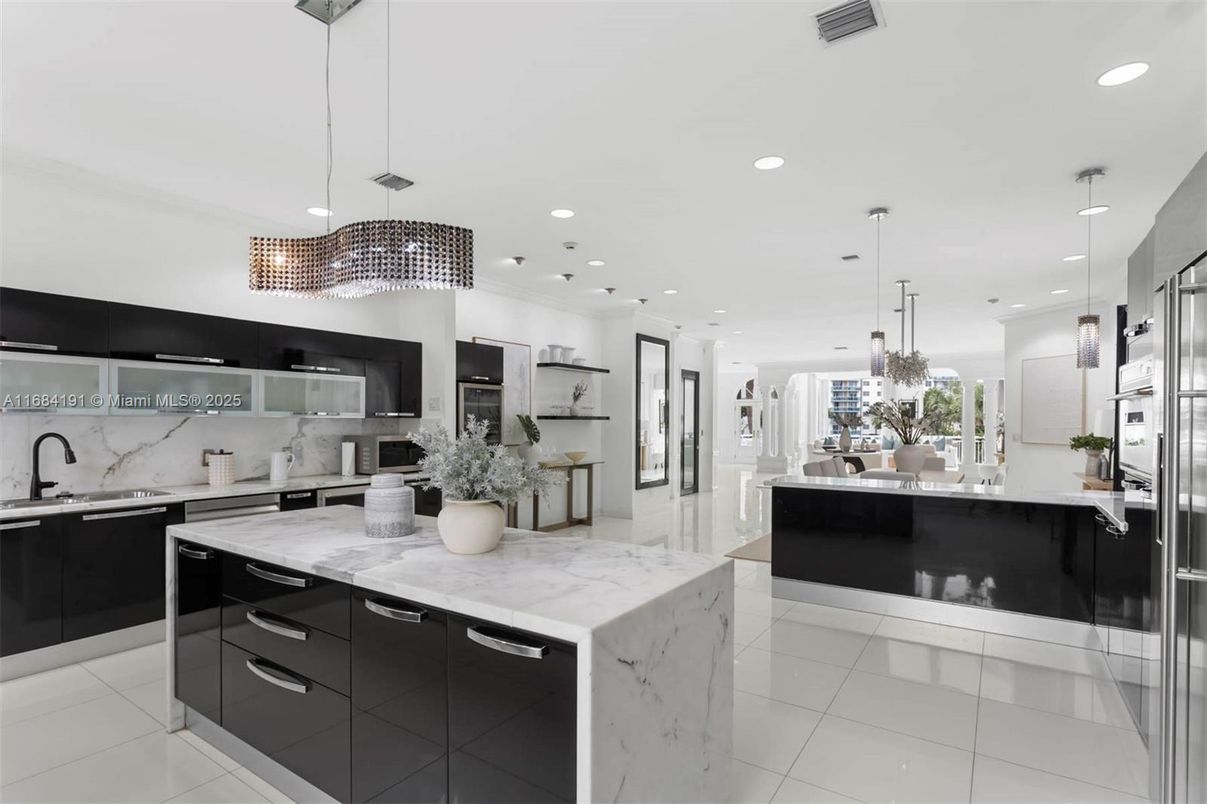 Interior, Kitchen, Pendant Lights, Recessed Lighting, Stainless Steel Appliances