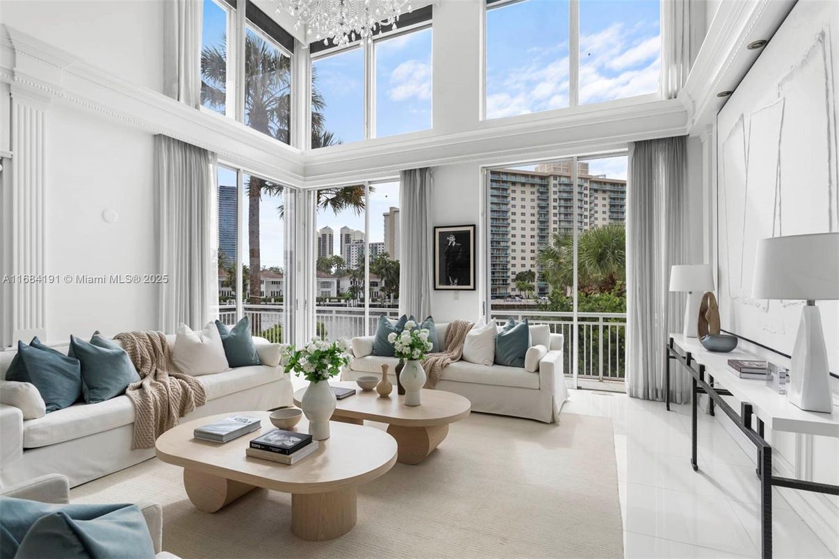 Chandelier, Interior, Living room, Sun Room