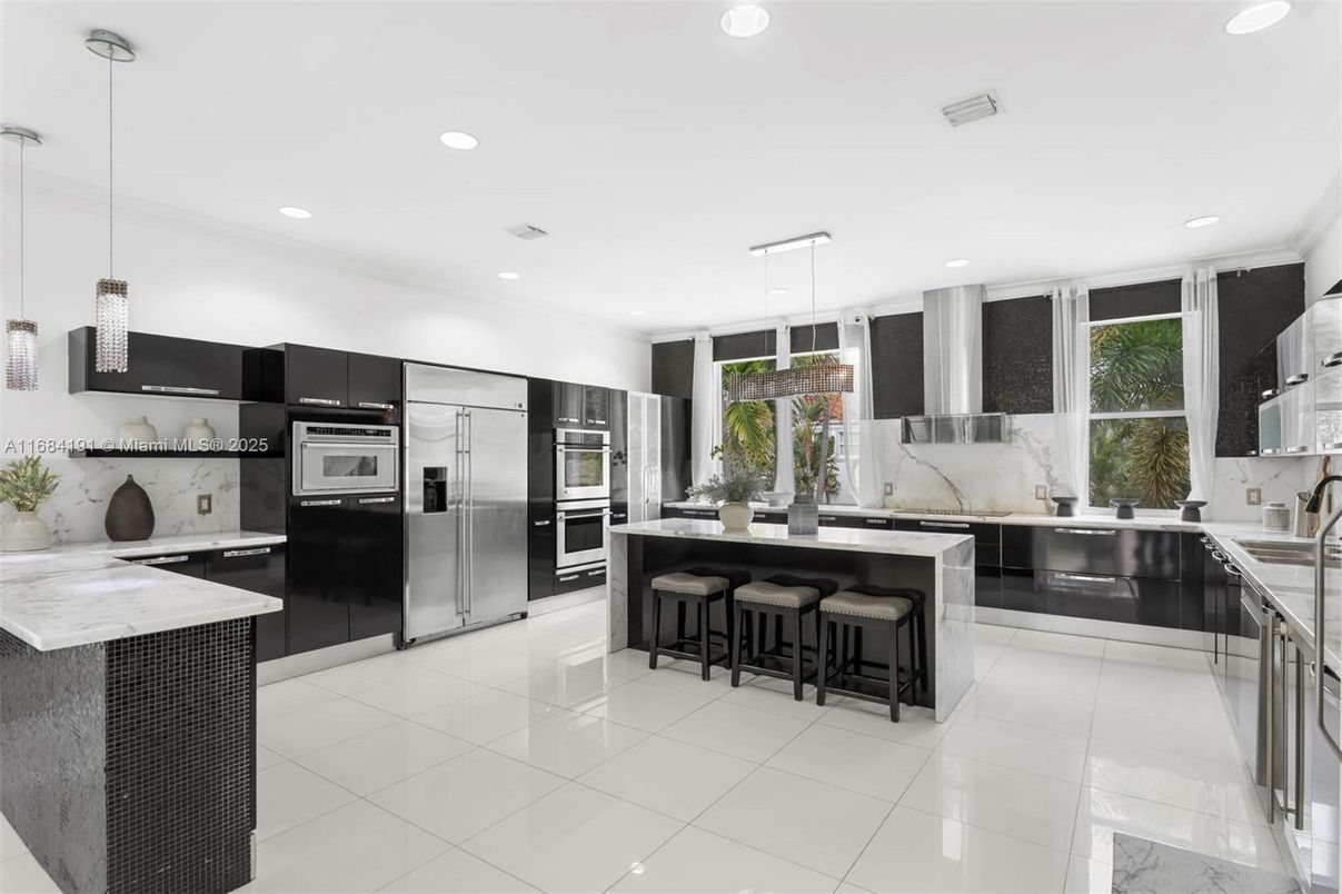 Interior, Kitchen, Pendant Lights, Recessed Lighting, Stainless Steel Appliances