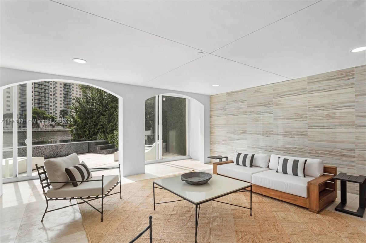Interior, Living room, Recessed Lighting, Water
