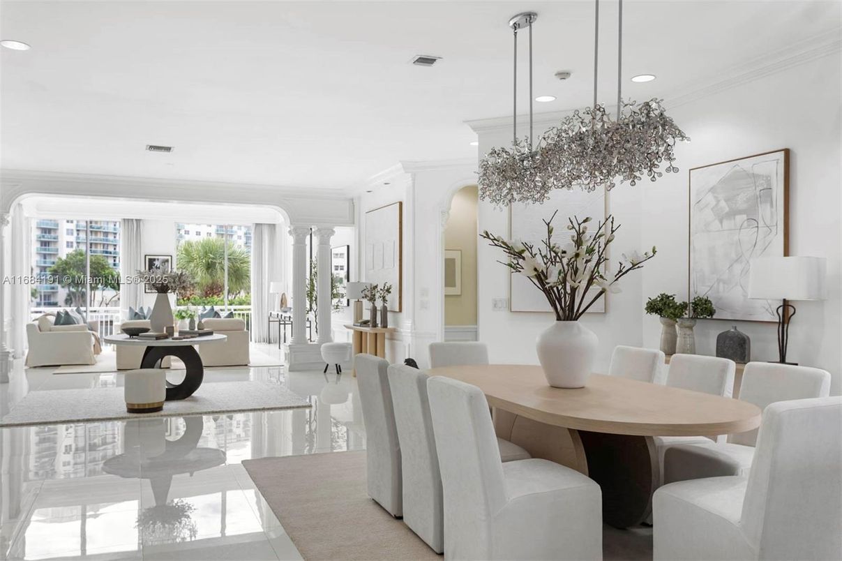 Dining room, Interior, Living room, Pendant Lights, Recessed Lighting