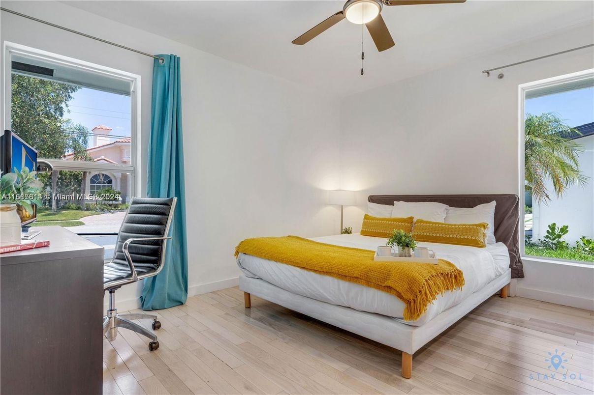 Bedroom, Home Office, Interior, Wood Texture Flooring