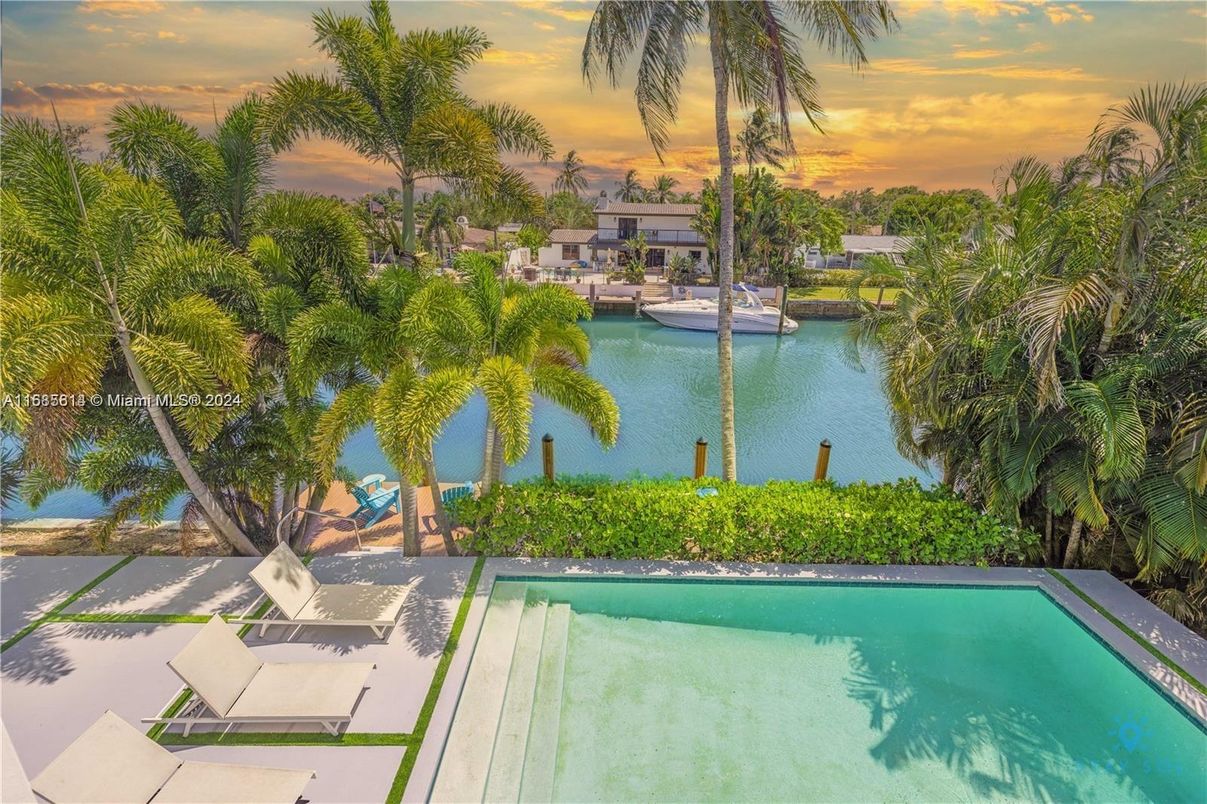 Exterior, Pool, Water