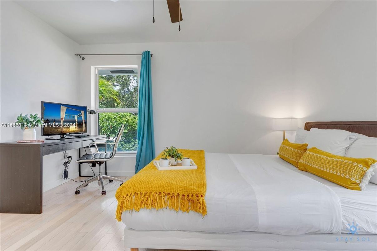 Bedroom, Home Office, Interior, Wood Texture Flooring