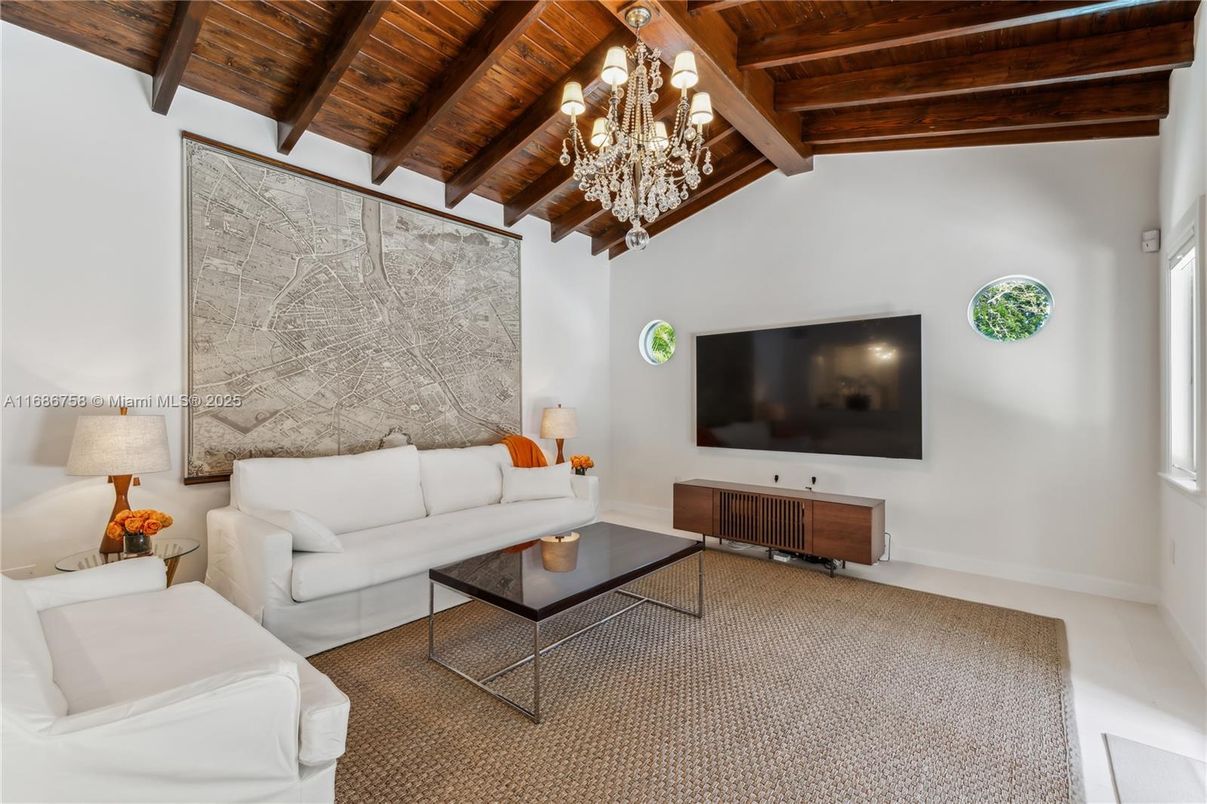 Chandelier, Interior, Living room, Wooden Beams, Wooden Ceilings