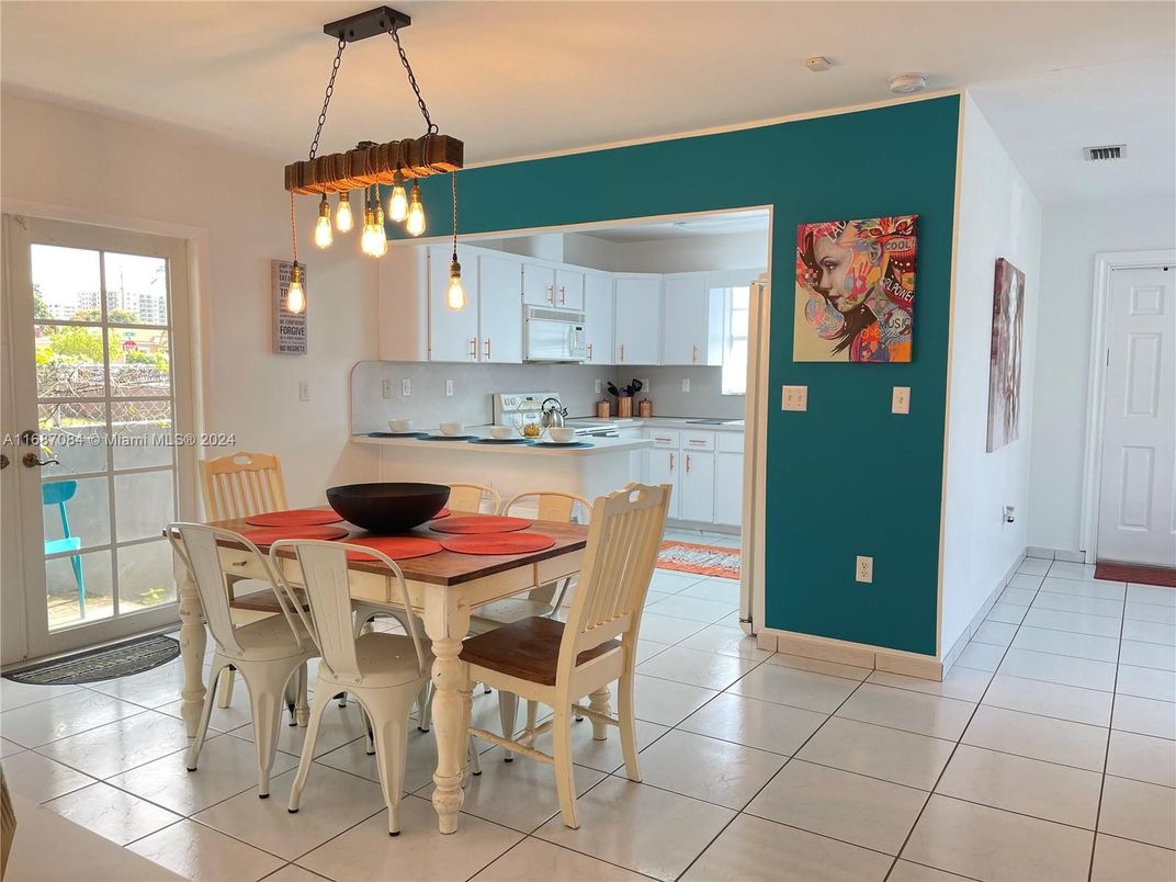Dining room, Interior, Kitchen, Pendant Lights