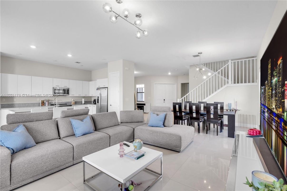 Dining room, Interior, Kitchen, Living room, Pendant Lights, Recessed Lighting, Stainless Steel Appliances