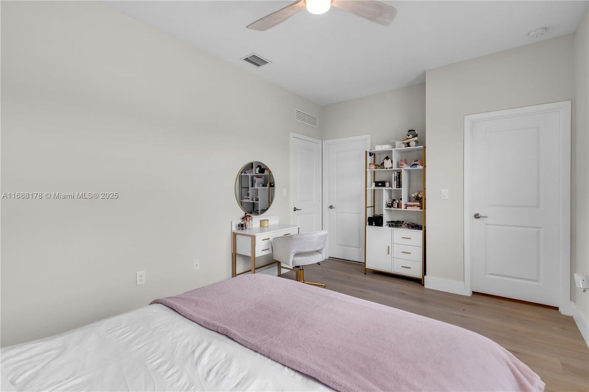 Bedroom, Home Office, Interior, Wood Texture Flooring