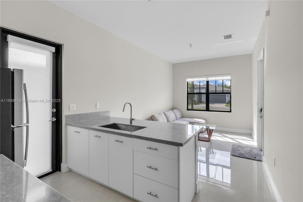 Interior, Kitchen, Living room, Water