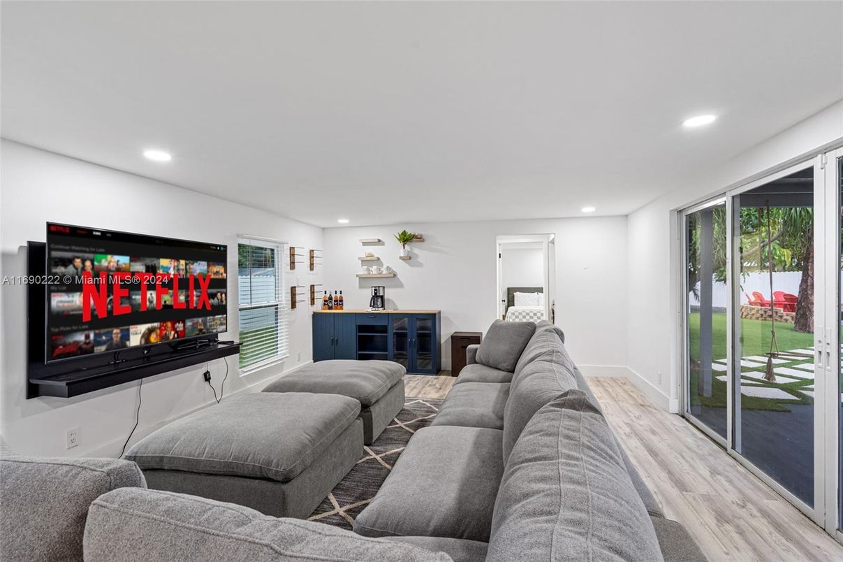 Interior, Living room, Recessed Lighting, Wood Texture Flooring