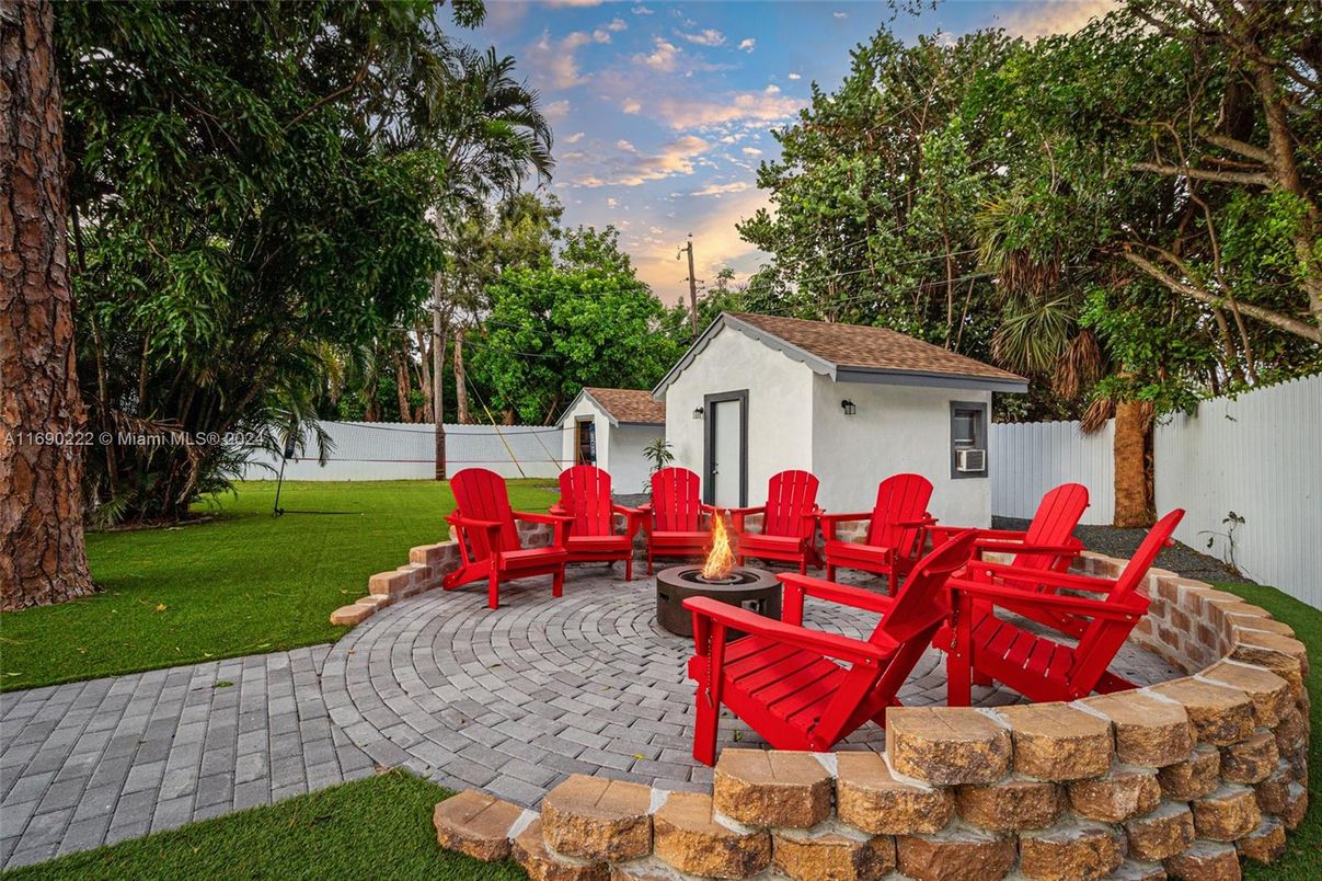 Backyard, Exterior