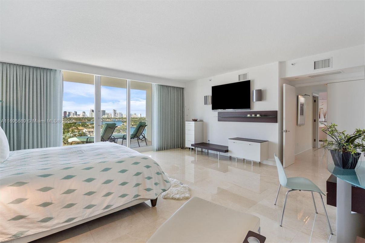 Bedroom, Interior, Water