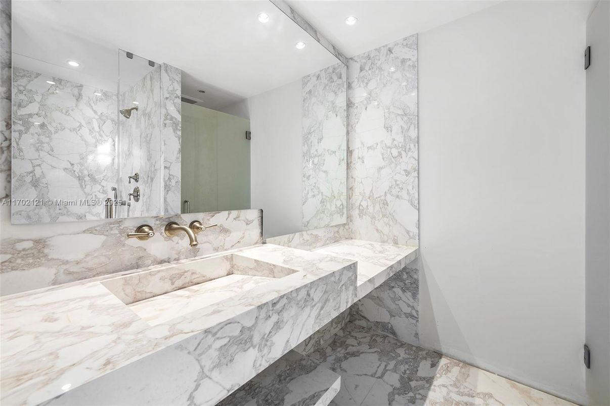 Bathroom, Interior, Marble, Marble Walls, Recessed Lighting