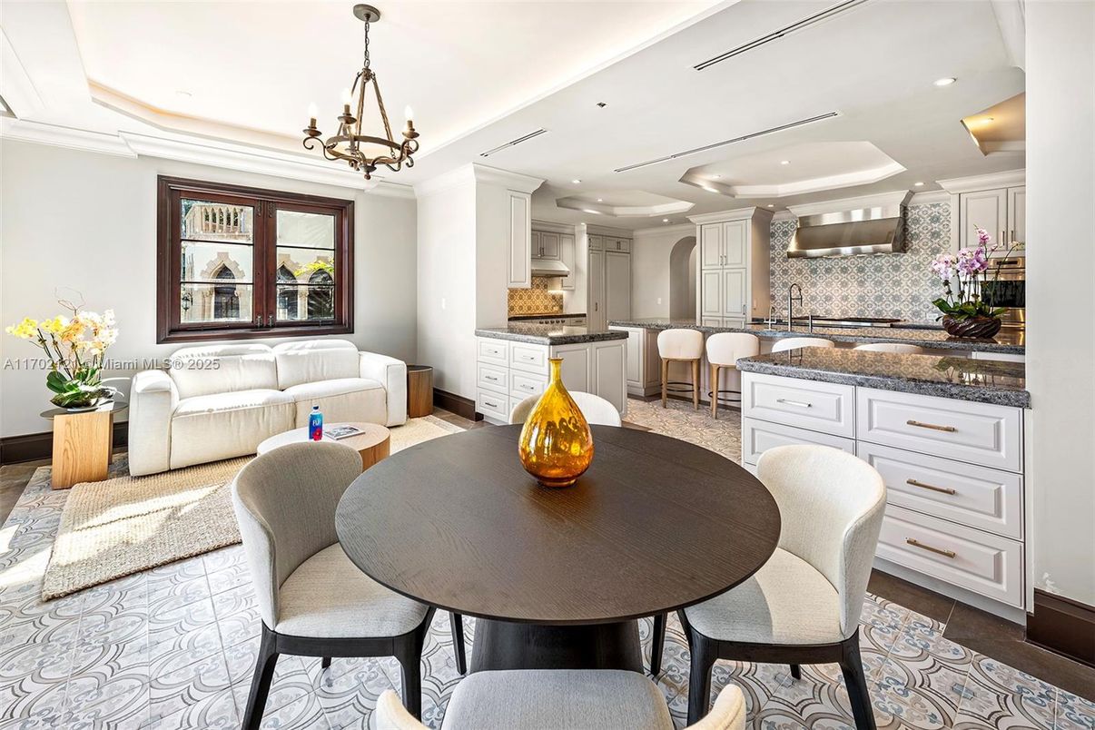 Chandelier, Dining room, Interior, Kitchen, Living room, Recessed Lighting