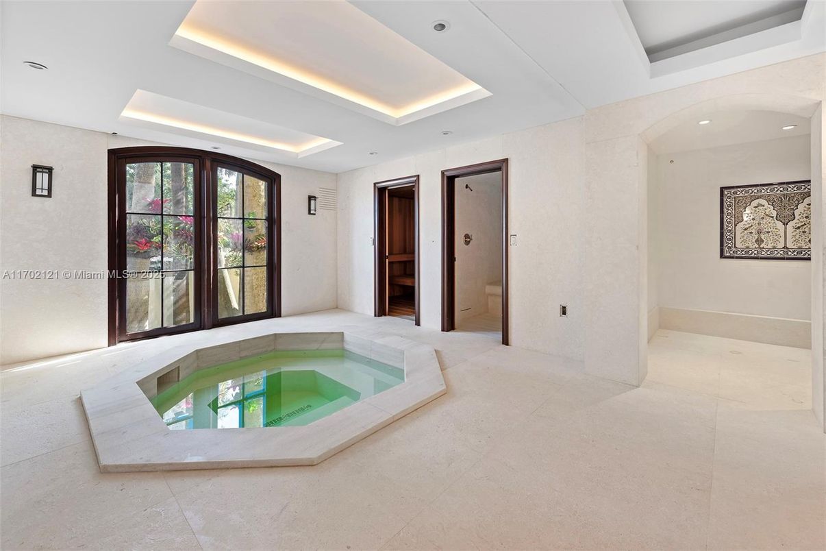 Interior, Pool, Recessed Lighting