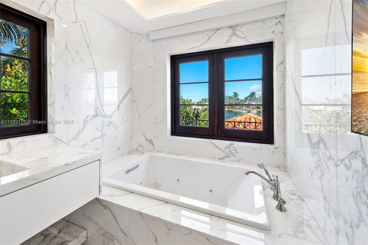 Bathroom, Interior, Marble, Marble Walls