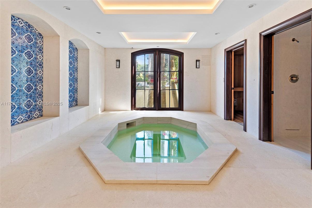 Interior, Pool, Recessed Lighting
