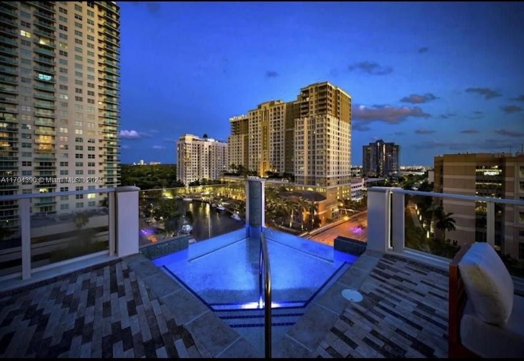 Exterior, Other, Skyline