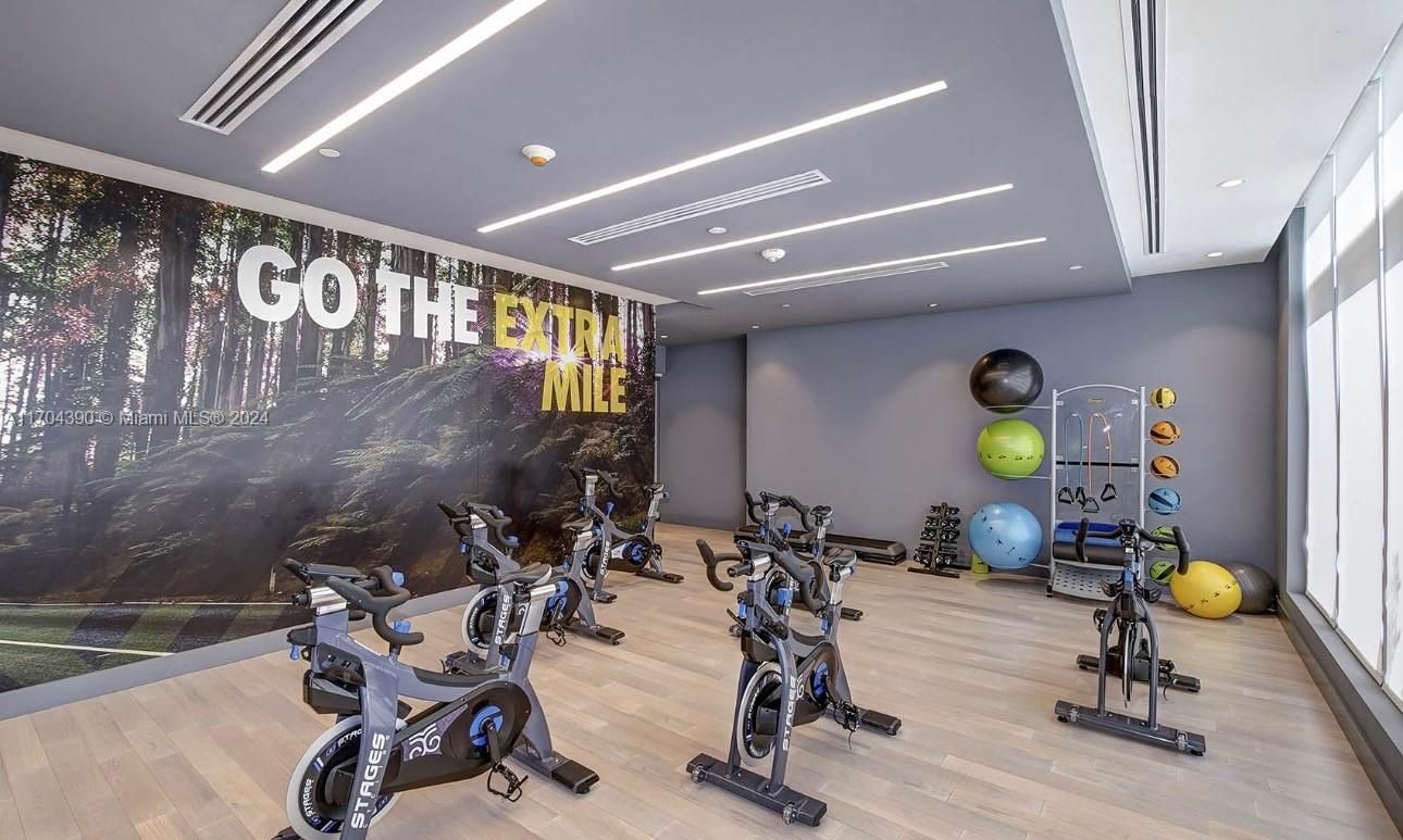 Fitness Equipment, Interior, Recessed Lighting, Wood Texture Flooring