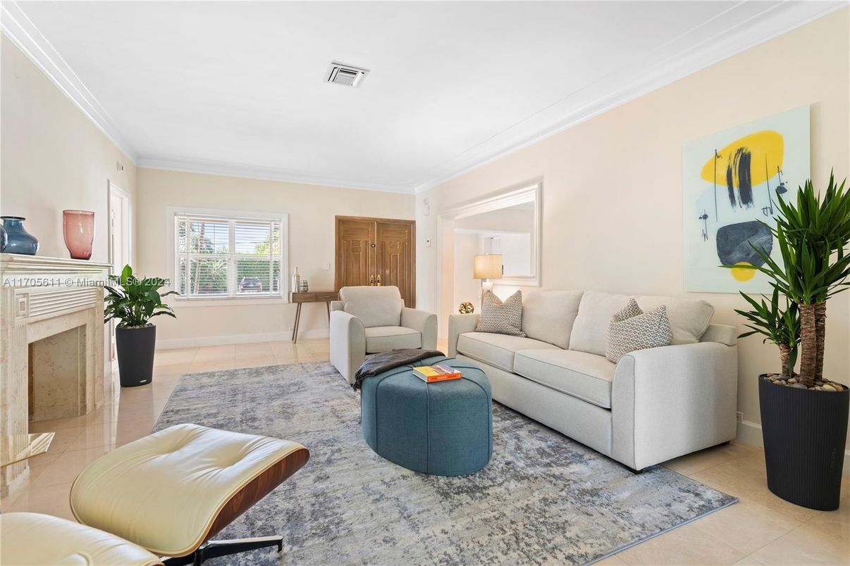 Fireplace, Interior, Living room