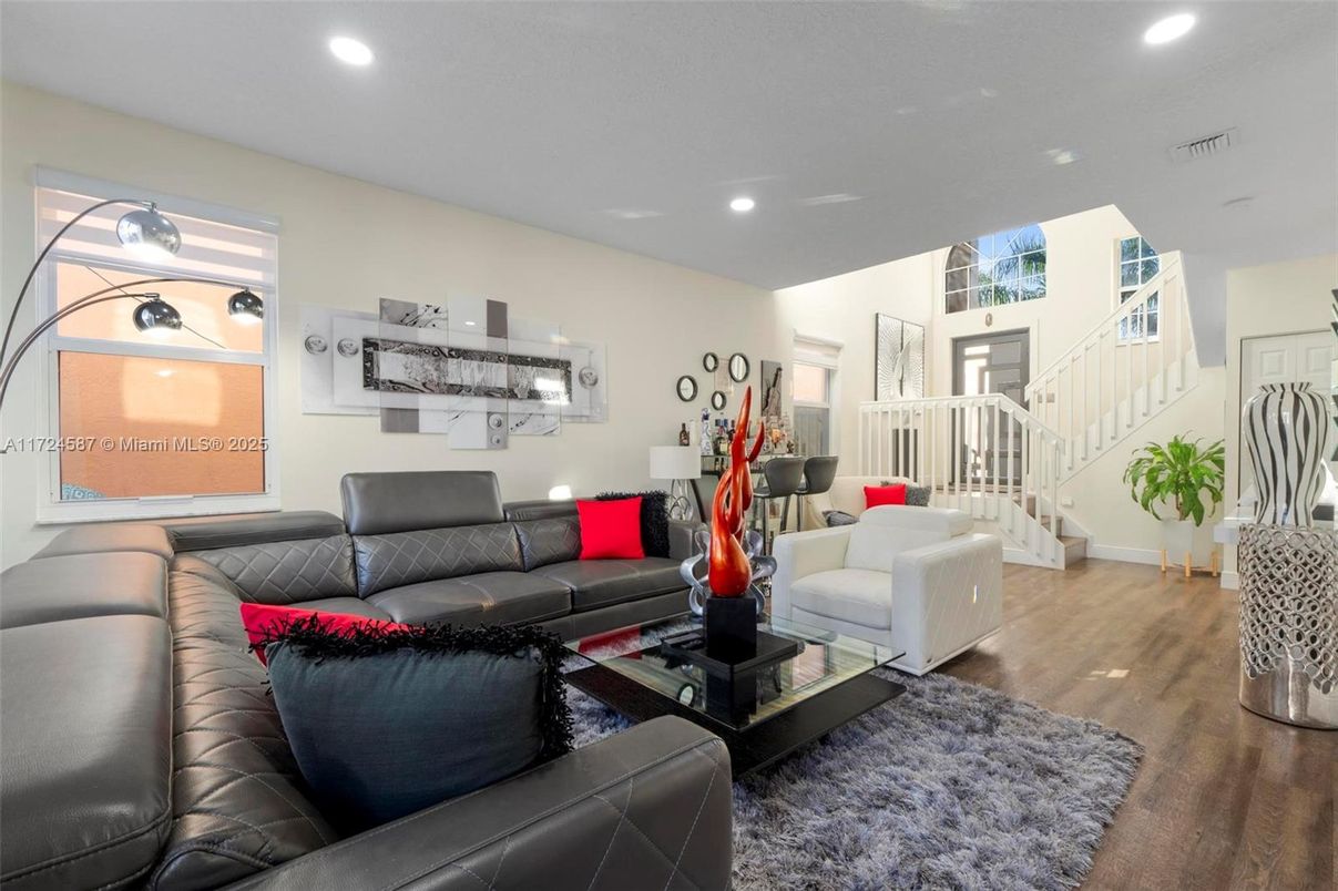 Interior, Living room, Recessed Lighting, Wood Texture Flooring