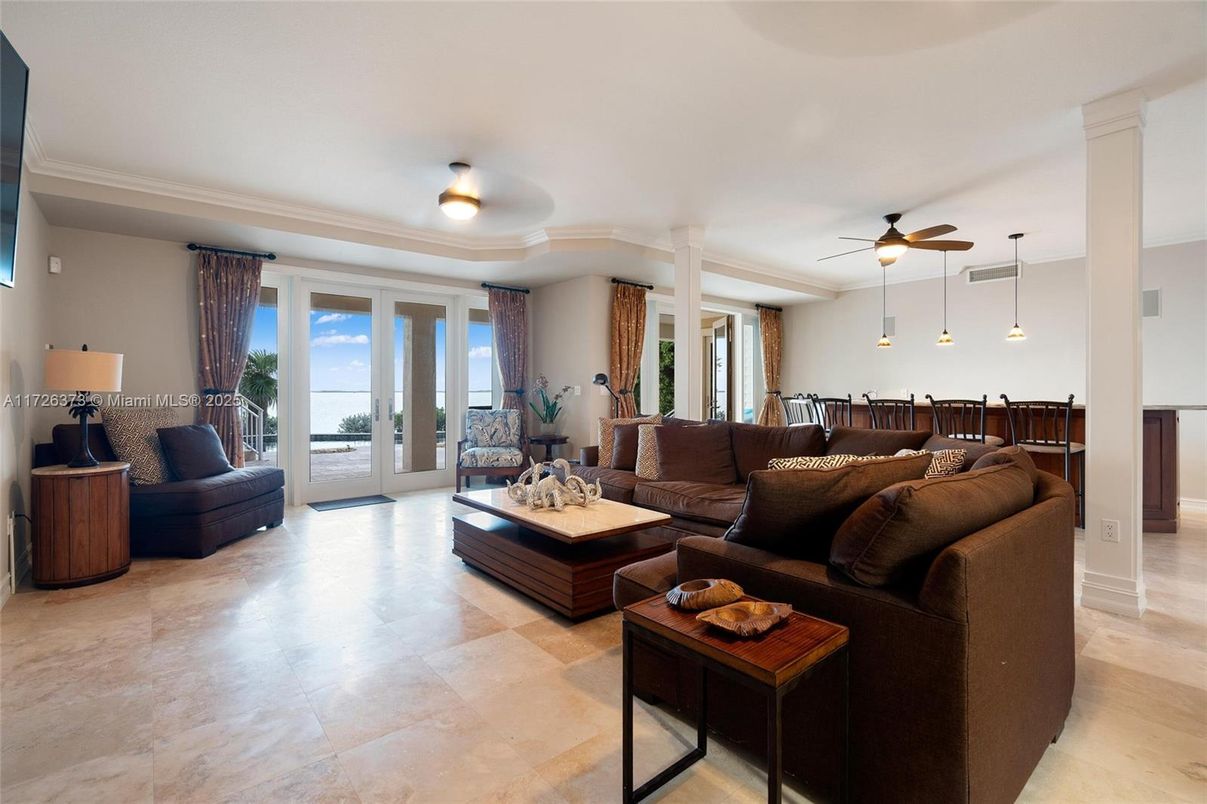 Interior, Living room, Pendant Lights